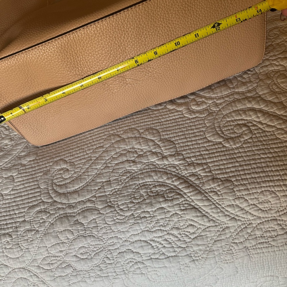 Brand new with tags Tory Burch tote handbag. - Picture 3 of 4